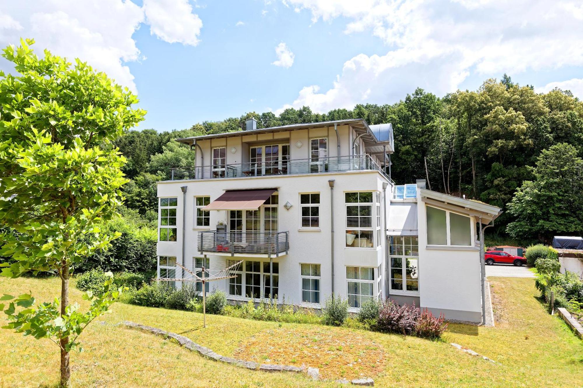 Grosszuegiges Helles Penthouse -Komplette Etage- Mit Balkon Und Stellplatz In Ruhiger Lage คูลม์บาค ภายนอก รูปภาพ